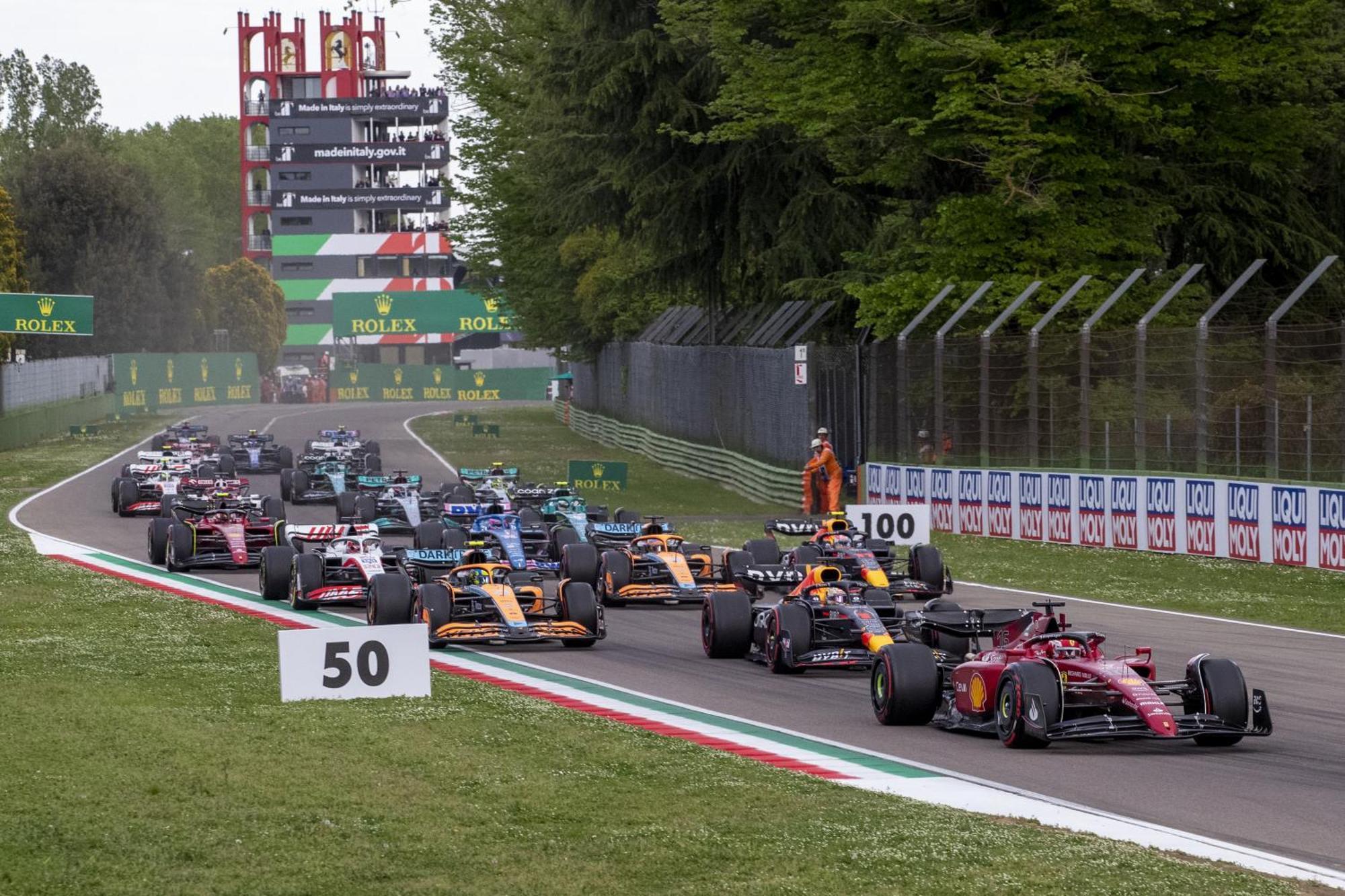Le Due Corti Centro Storico - Autodromo Appartement Imola Buitenkant foto
